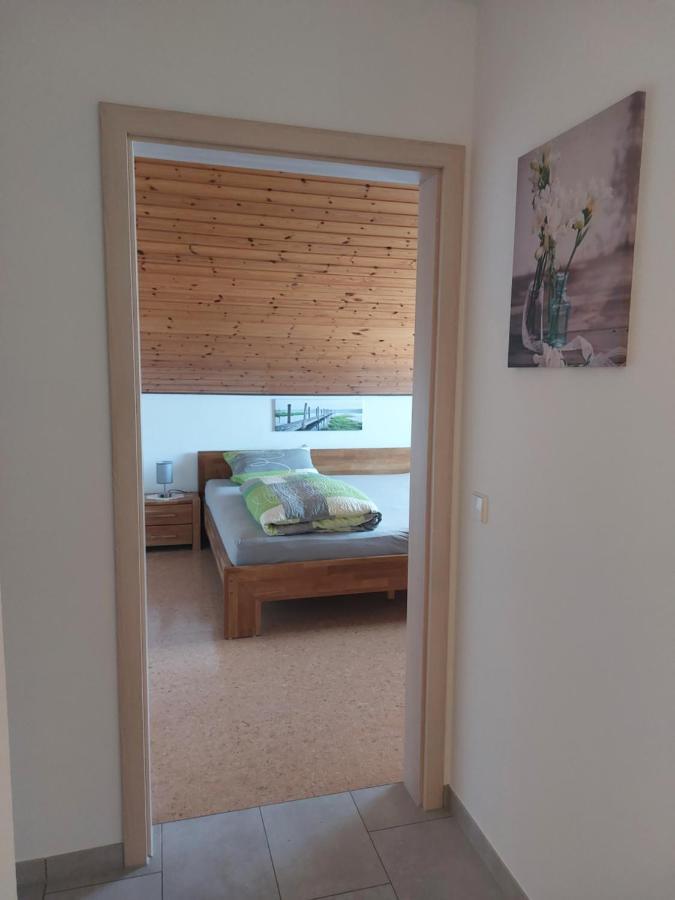 Moderne Ferienwohnung - Neu Renoviert - Ruhige Lage Waldachtal Esterno foto